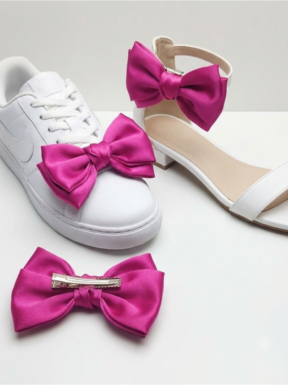 Nike White Women's Sneakers with Removable Hot Pink Bow Clips